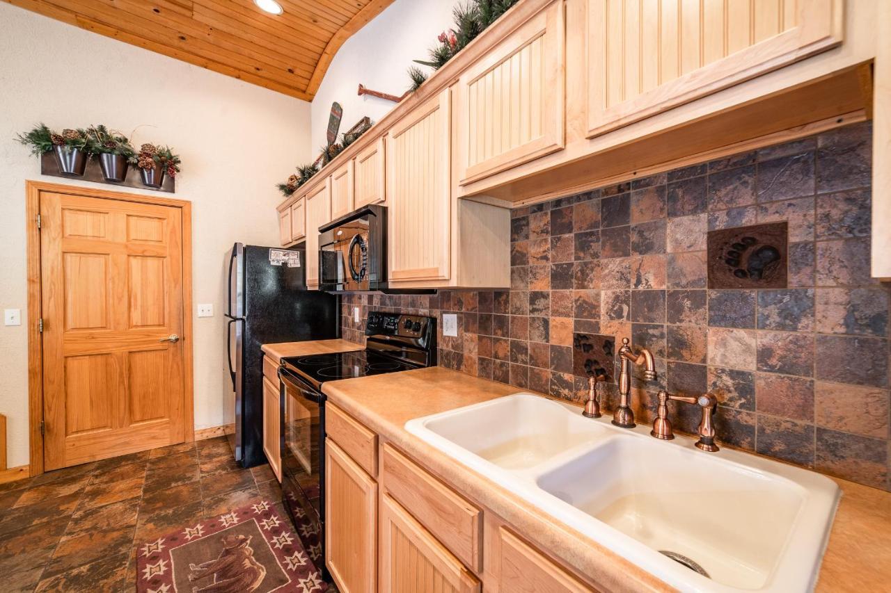 Cabins At Grand Mountain Branson Exterior foto