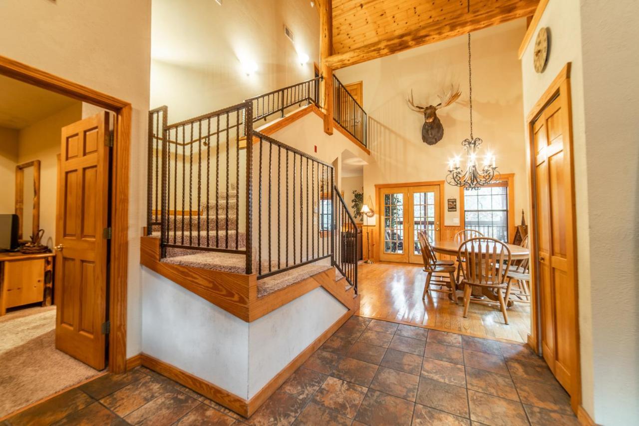 Cabins At Grand Mountain Branson Exterior foto